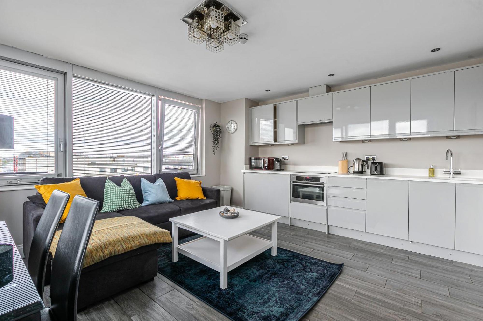 Airhost's Brighton's Diamond Escape With Sea Views *