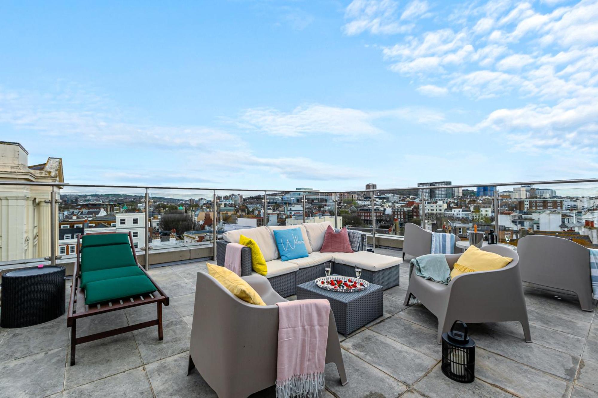 Airhost's Brighton's Diamond Escape With Sea Views Appartement