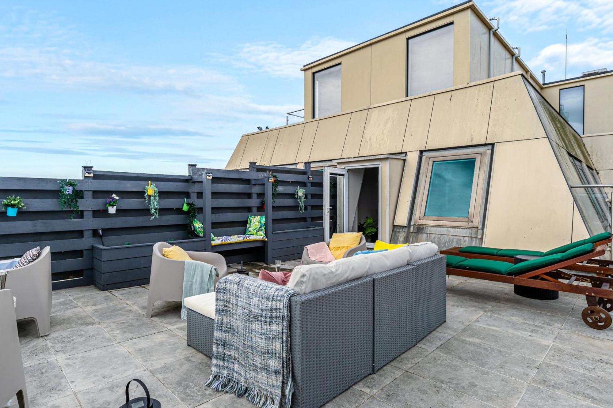 Airhost's Brighton's Diamond Escape With Sea Views Hove