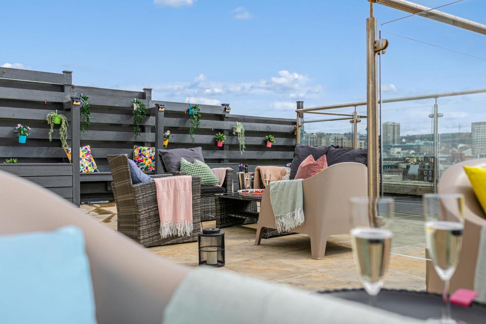 Airhost's Brighton's Diamond Escape With Sea Views * Hove