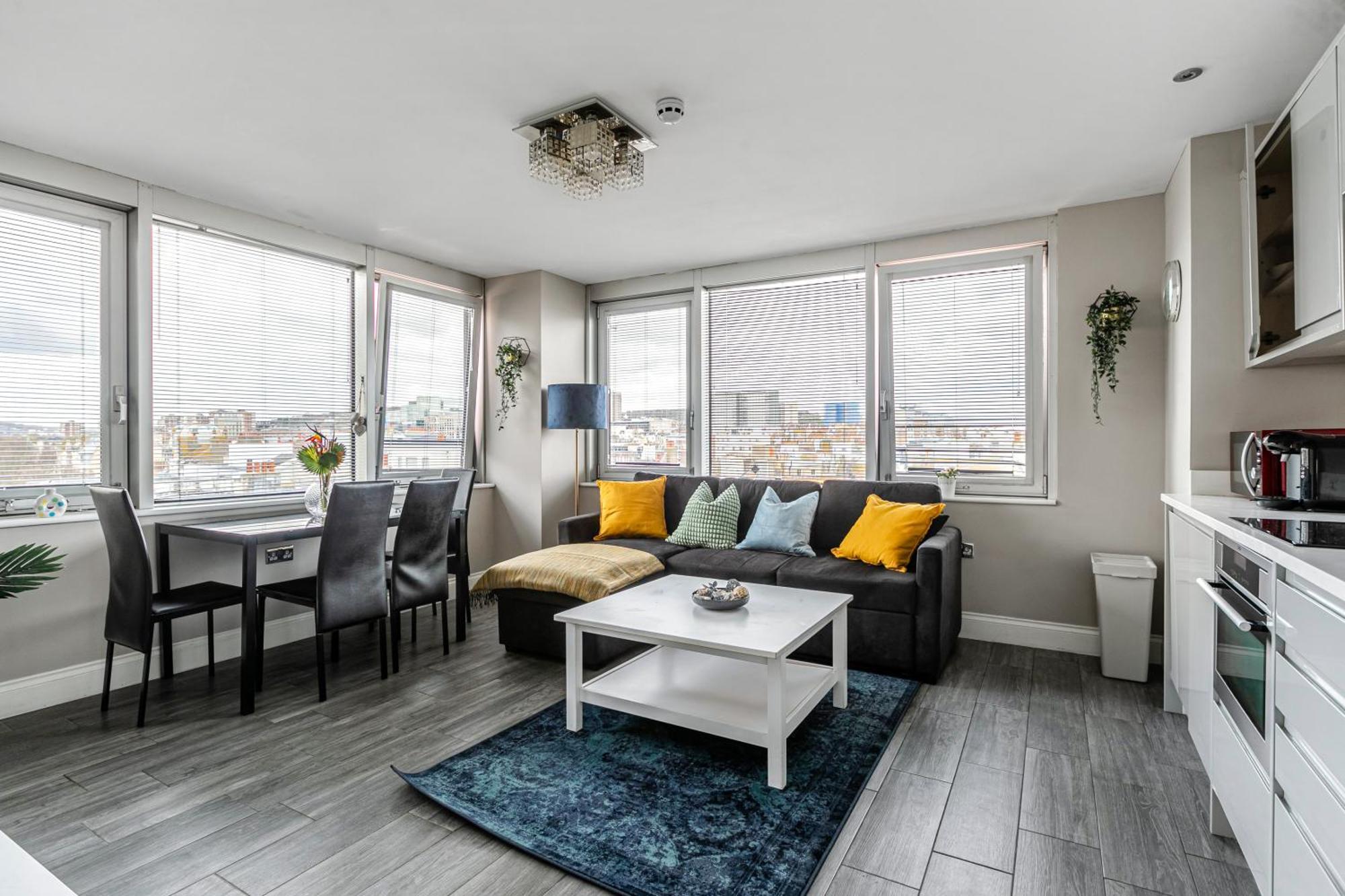 Airhost's Brighton's Diamond Escape With Sea Views Hove